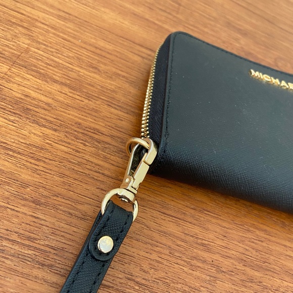 Michael Kors Wristlet - Picture 4 of 5